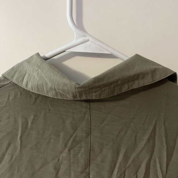 S Green & Pink Button-Down Collared Shirt - Picture 13 of 13